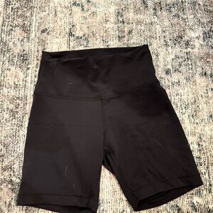 Lululemon Wunder Train Shorts
